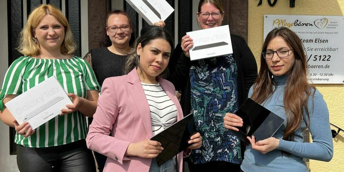 Das Foto zeigt unsere Azubis Anastasia, Selina, Rajaa, Silke und Ibtissam (v.l.)